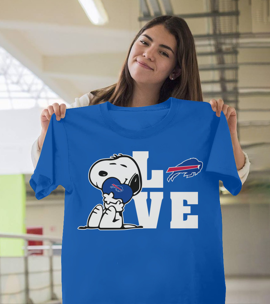 Snoopy Holding Heart Buffalo Bills Love T-Shirt