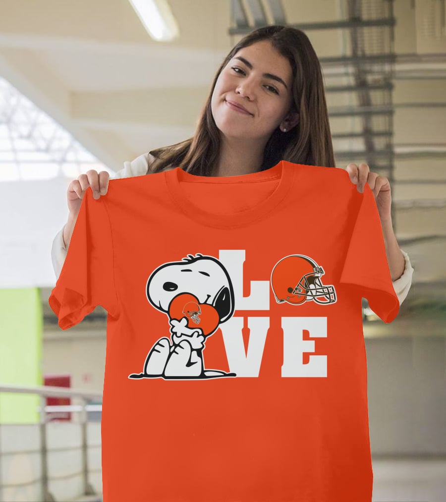 Snoopy Love Cleveland Browns Football Helmet T-Shirt
