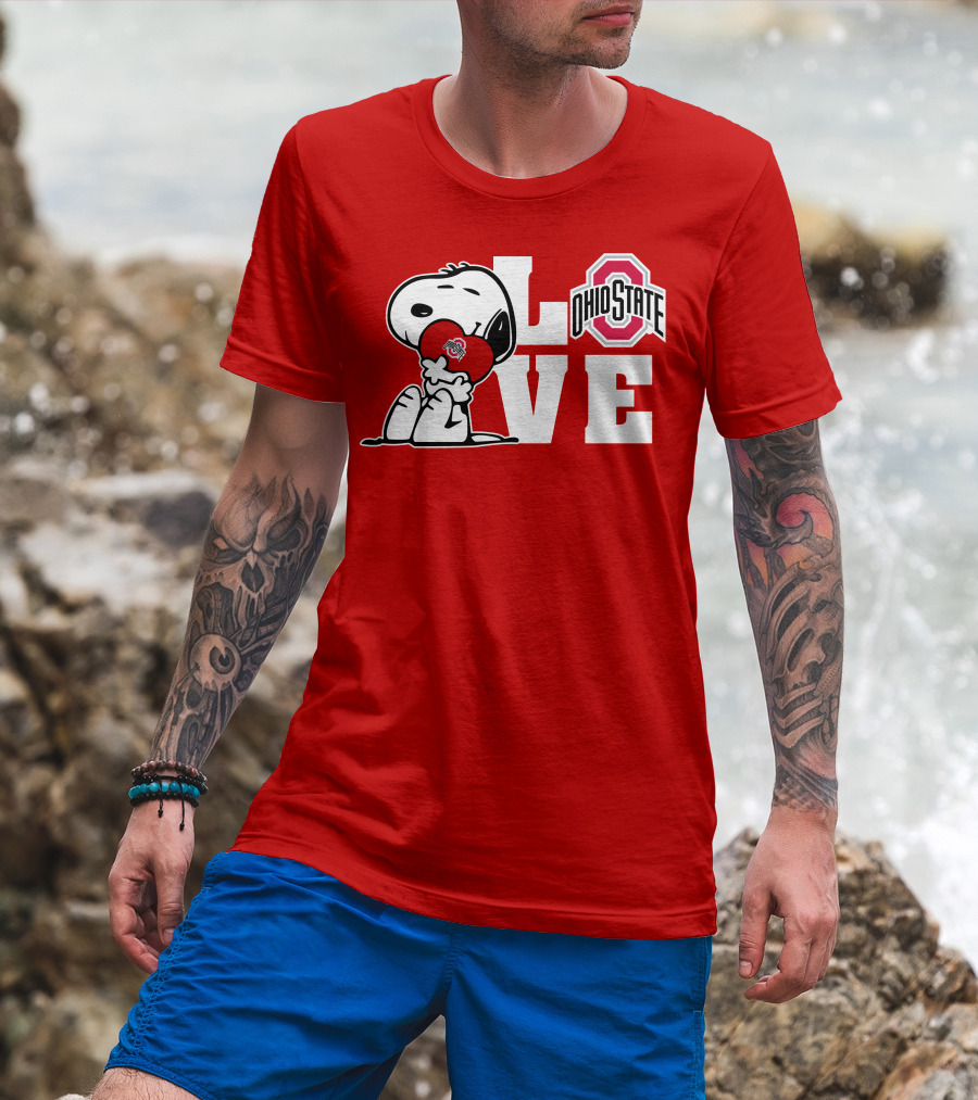 Snoopy Ohio State Buckeyes Love Peanuts Character Holding Heart With Buckeyes T-Shirt