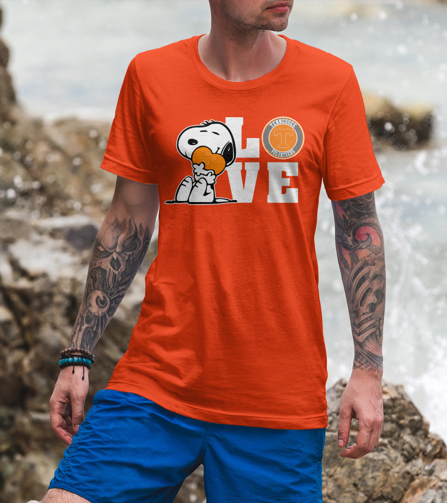 Snoopy Love Tennessee Volunteers Logo Peanuts Football Fan T-Shirt