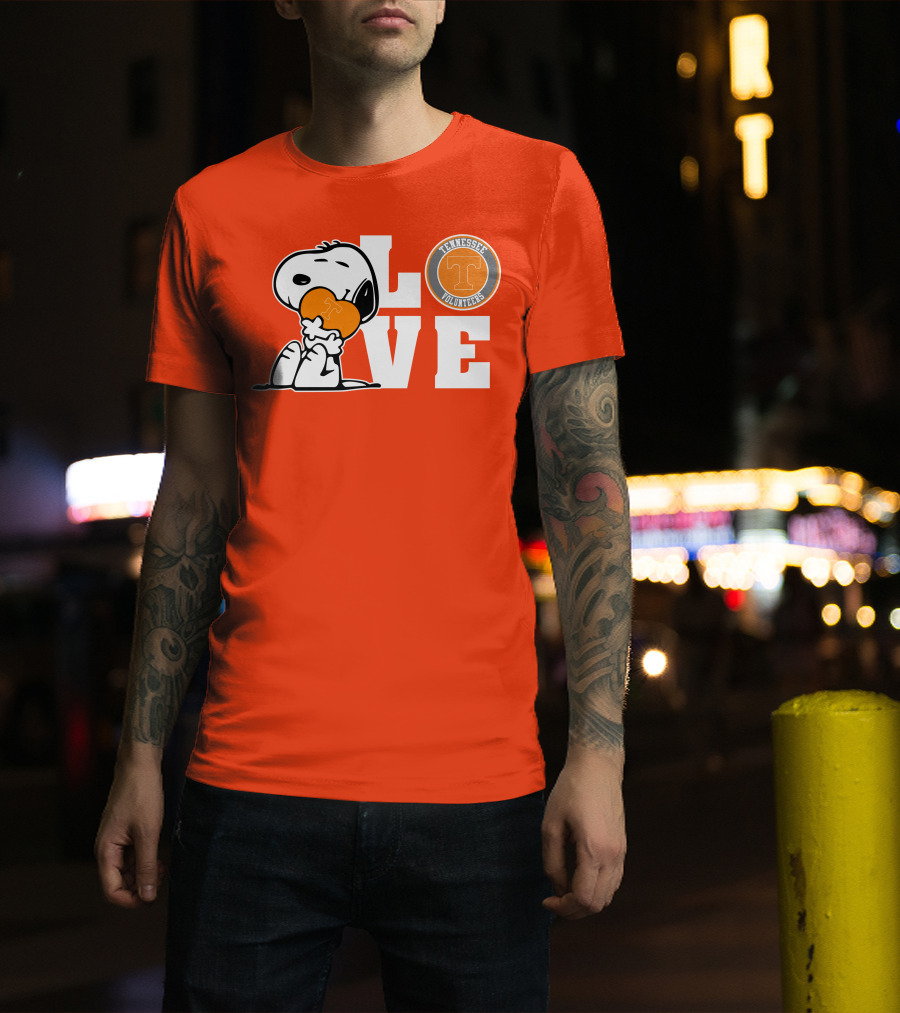 Snoopy Love Tennessee Volunteers Logo Peanuts Football Fan T-Shirt