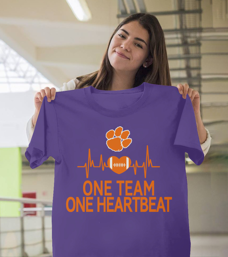 Clemson Tigers One Team One Heartbeat Football Paw Print Heartbeat T-Shirt