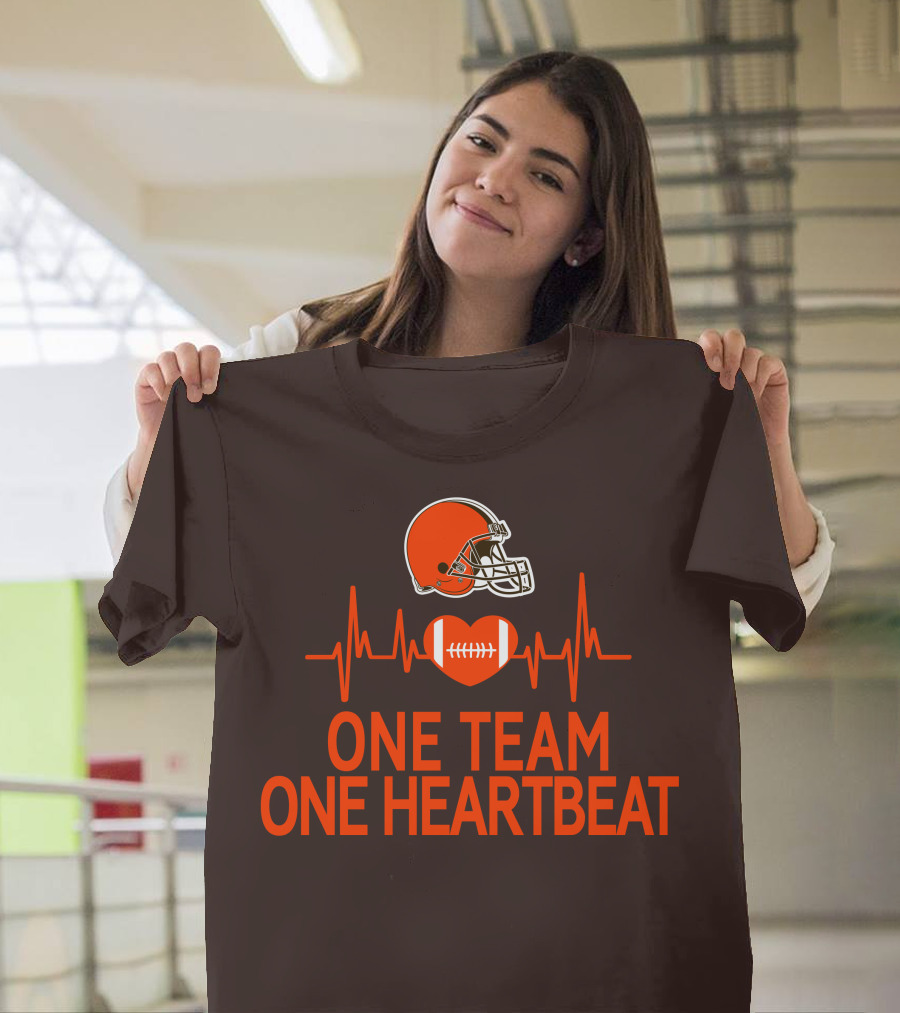 Cleveland Browns Football Helmet One Team One Heartbeat T-Shirt