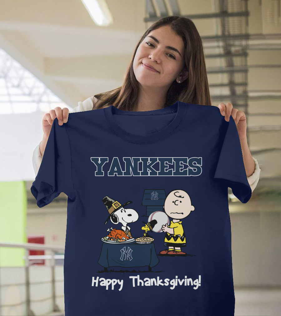 Yankees Snoopy Charlie Brown Happy Thanksgiving T-Shirt
