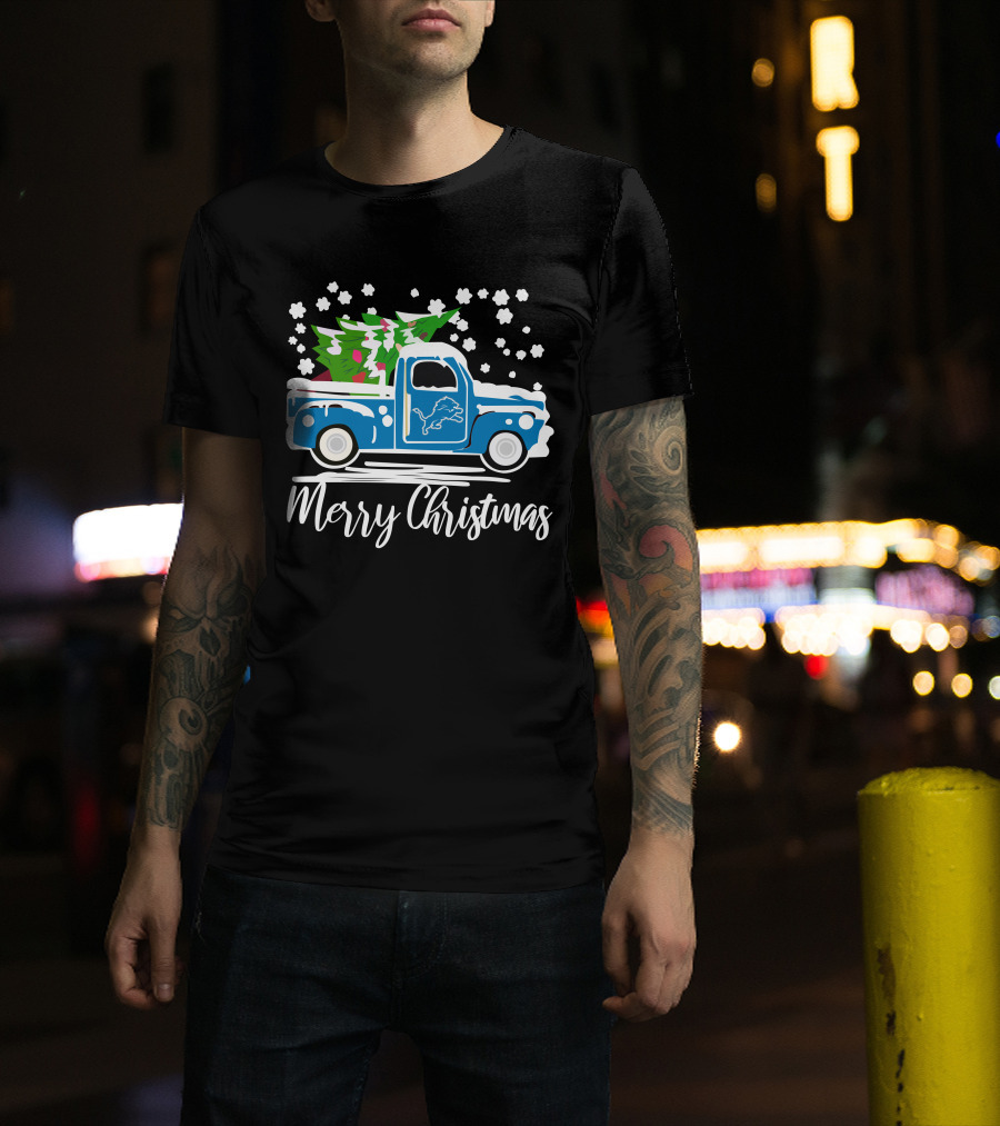 Detroit Lions Vintage Car Merry Christmas Snowy Tree Scene T-Shirt