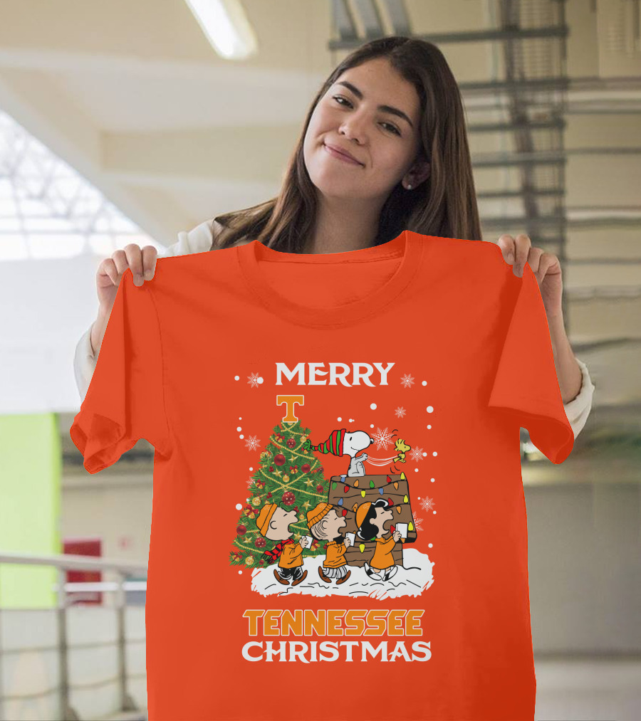 Merry Tennessee Christmas Peanuts Tree With Snoopy And Friends T-Shirt