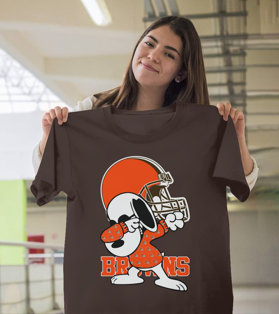 Cleveland Browns Snoopy Dabbing Football Helmet T-Shirt
