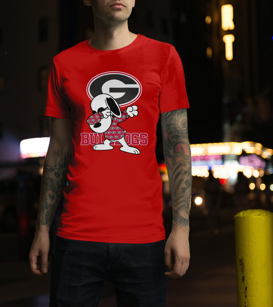 Georgia Bulldogs Snoopy Dabbing University Of Georgia T-Shirt