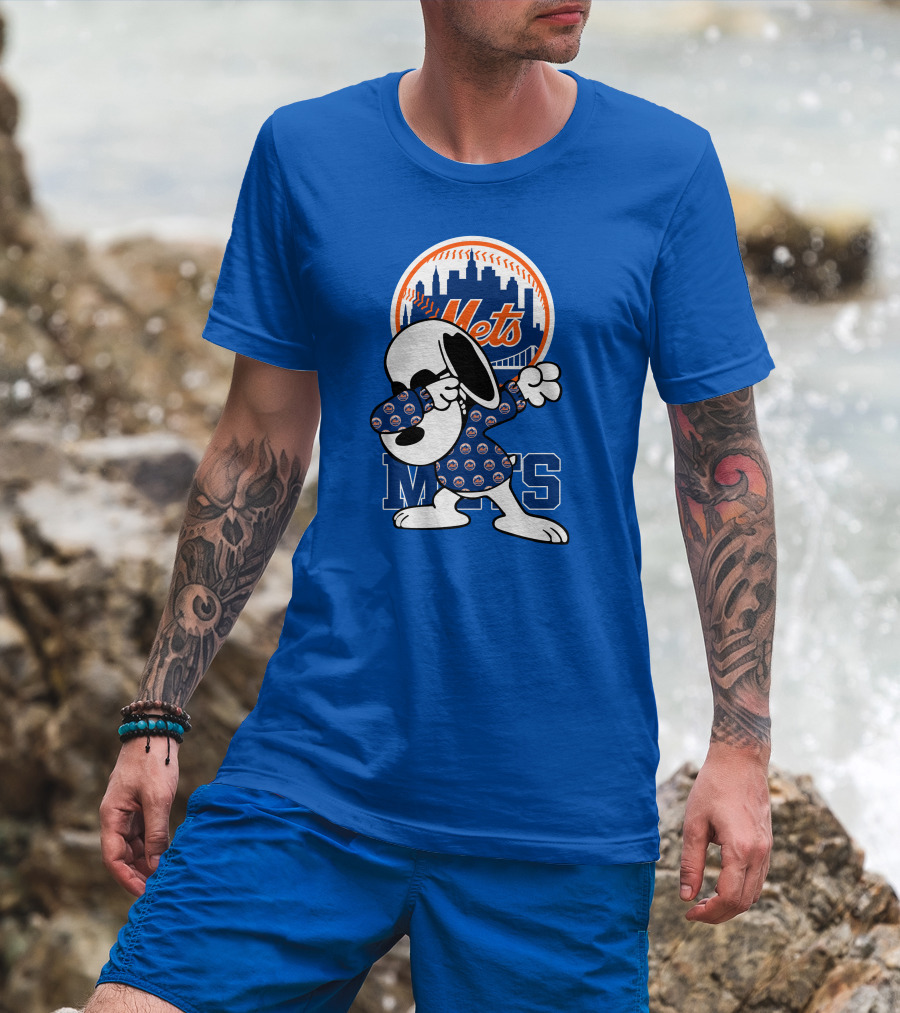 New York Mets Snoopy Dabbing Mets Logo Skyline T-Shirt