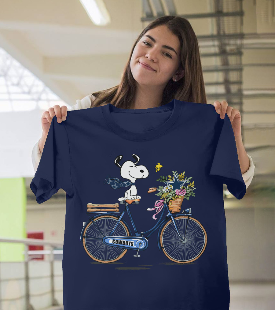 Dallas Cowboys Snoopy On Bicycle With Flowers And Star Basket T-Shirt