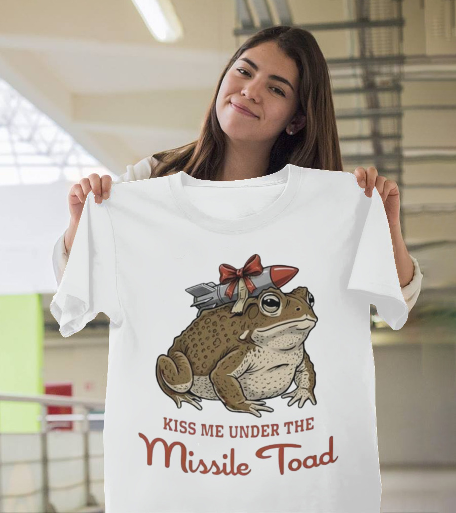 Kiss Me Under The Missile Toad Frog Christmas Holiday Joke T-Shirt