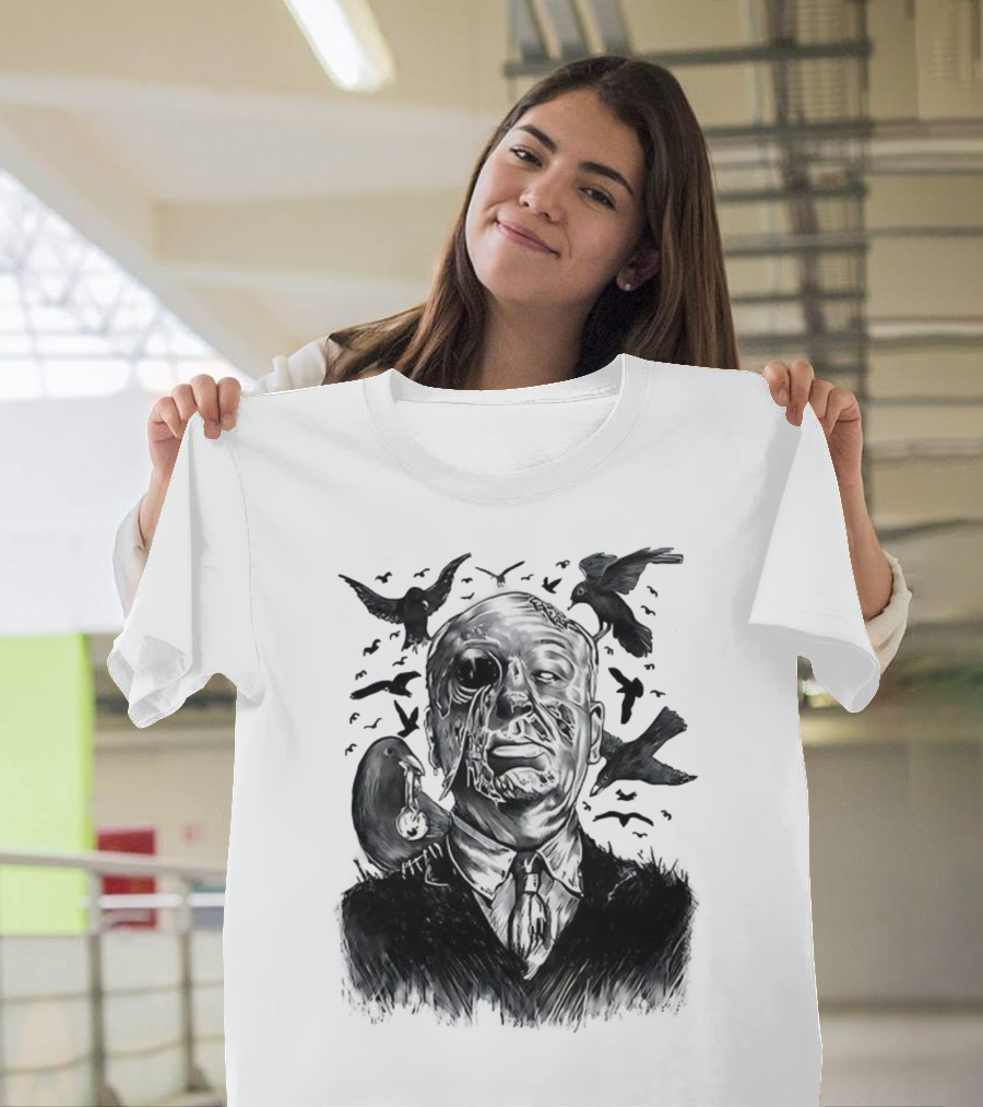 Alfred Hitchcock Birds Attack Horror Halloween Spooky Design T-Shirt