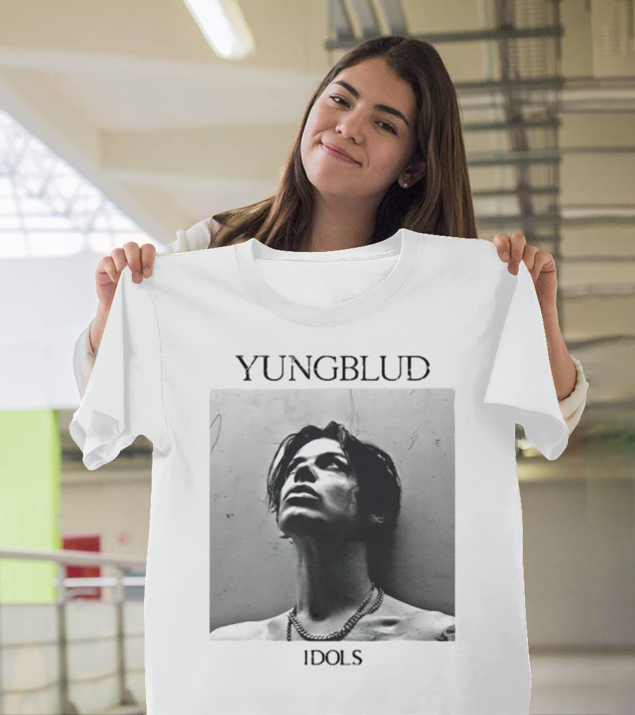 Yungblud Idols Black And White Portrait Chain Necklace T-Shirt