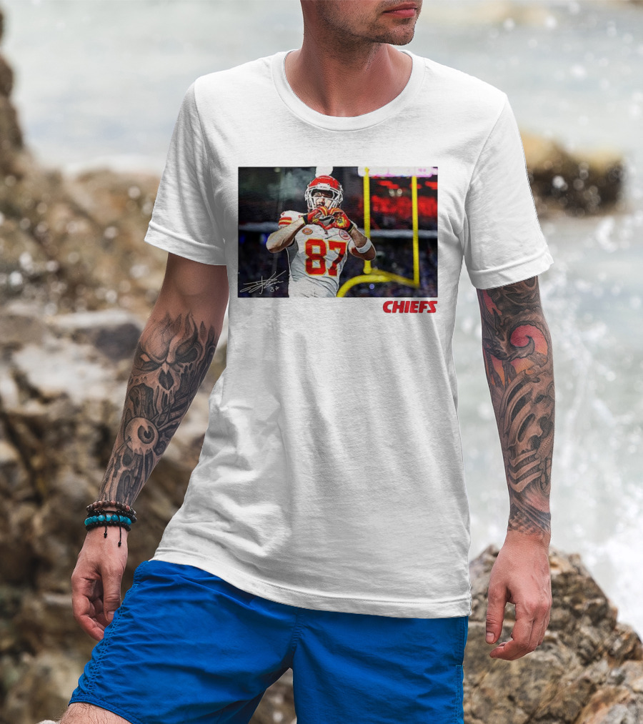 Travis Kelce 87 Kansas City Chiefs Heart Gesture Signature T-Shirt