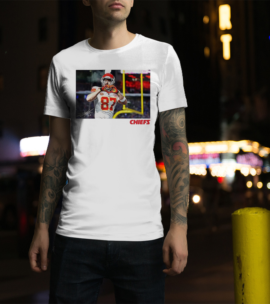 Travis Kelce 87 Kansas City Chiefs Heart Gesture Signature T-Shirt
