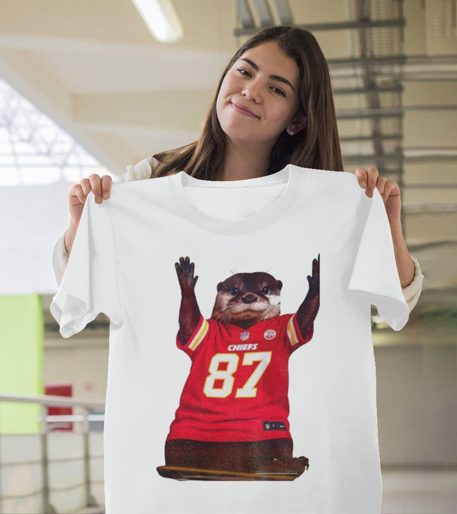 Travis Kelce 87 Kansas City Chiefs Sea Otter NFL Fan Jersey T-Shirt