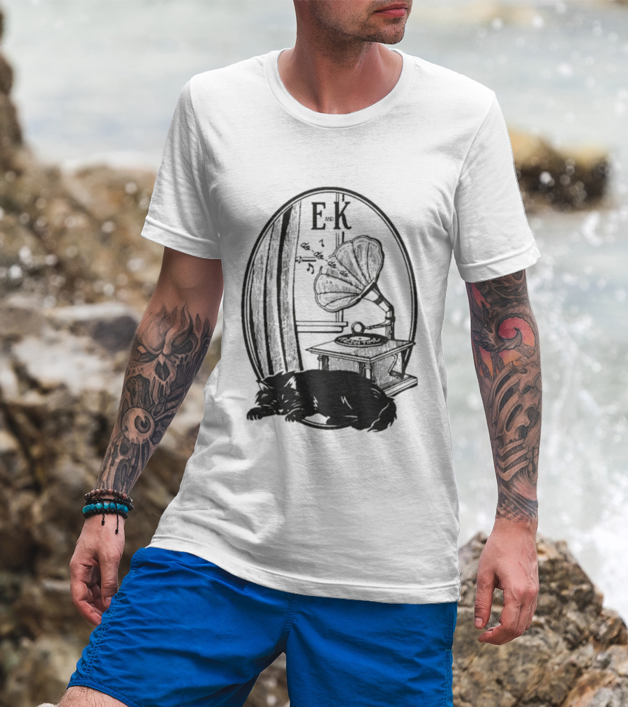 Evan And Katelyn EK Vintage Gramophone Oval Design T-Shirt