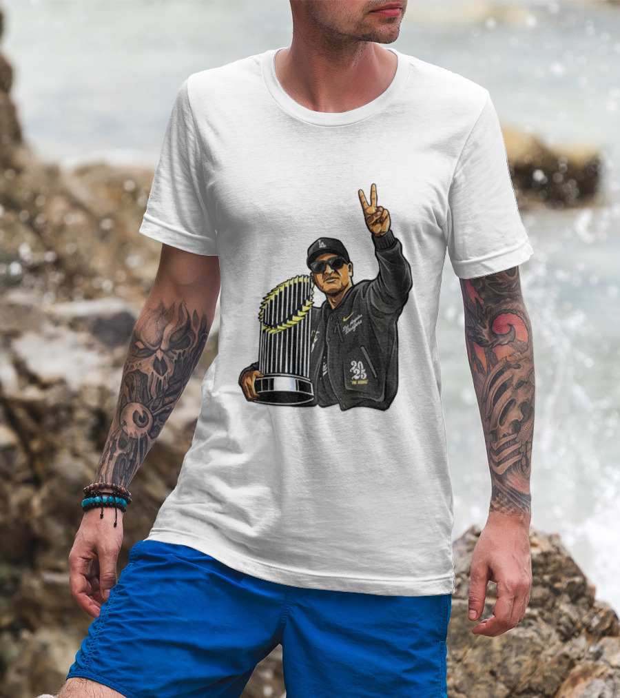 Dave Roberts Los Angeles Dodgers World Series Trophy 2025 Victory Sign T-Shirt