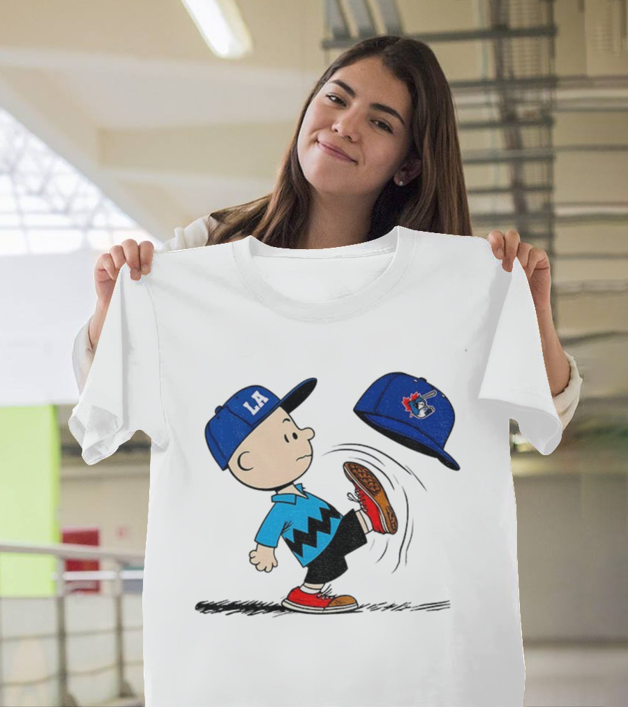 Los Angeles Dodgers LA Cap Charlie Brown Kicking Toronto Blue Jays Hat Peanuts Crossover T-Shirt