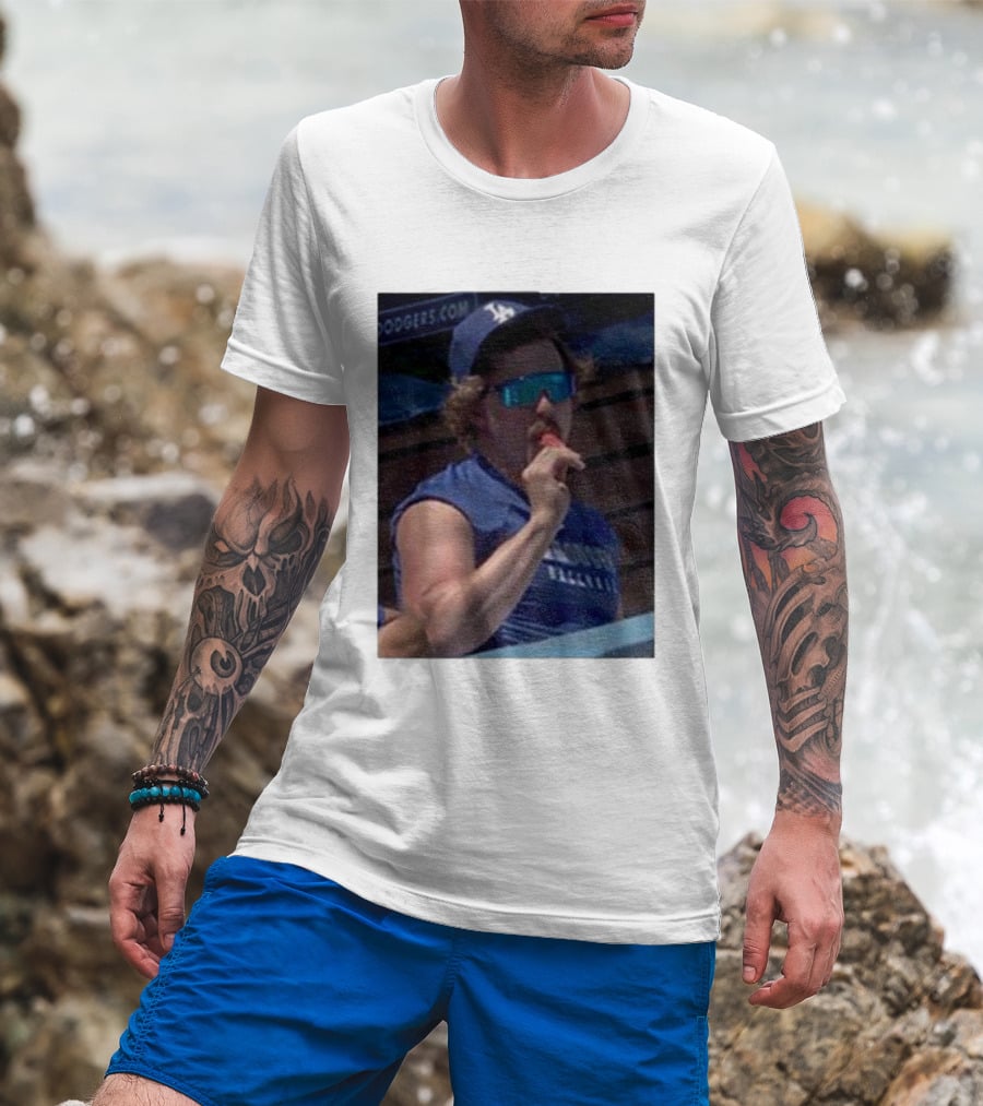 Dodgers Kike Hernandez Eating Popsicle Photo With LA Cap T-Shirt