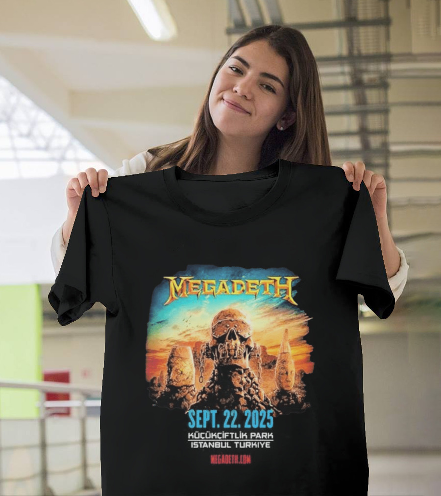Megadeth September 22 2025 Küçükçiftlik Park Istanbul Turkey Skull T-Shirt