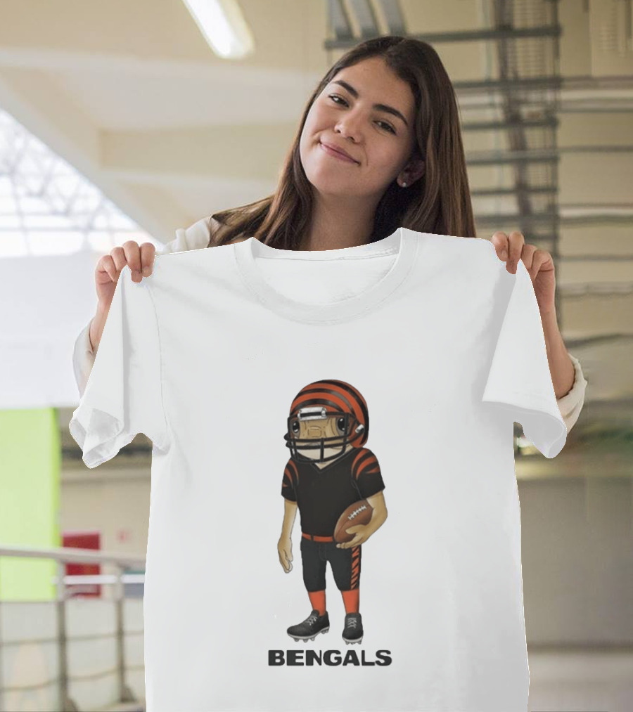 Bad Bunny Cincinnati Bengals Concho Helmet Football Player with Bengals T-Shirt