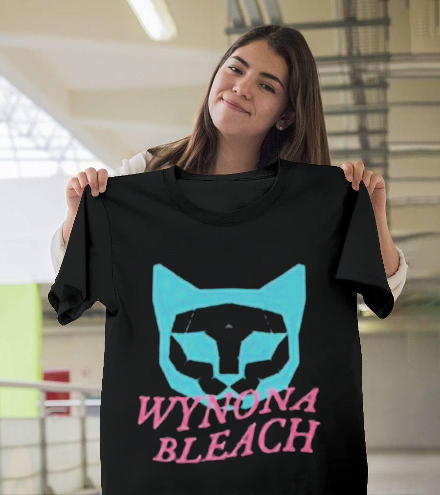 Wynona Bleach Blue Cat Face Pink T-Shirt
