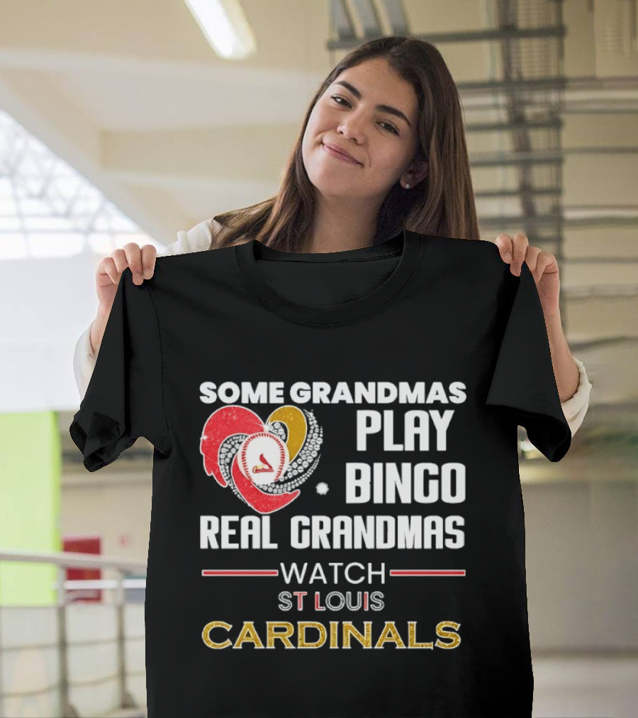 Some Grandmas Play Bingo Real Grandmas St Louis Cardinals Diamond Heart Shape T-Shirt