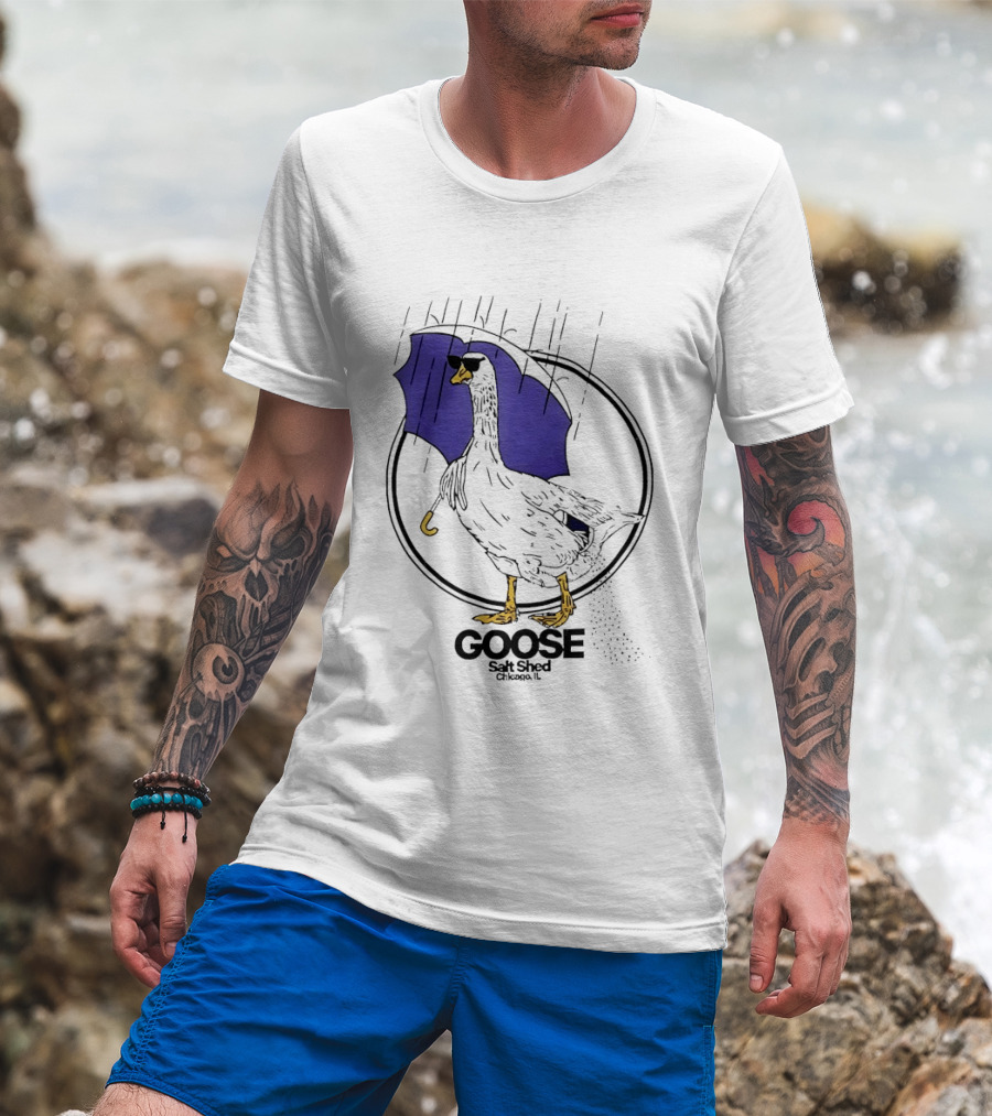 Goose Salt Shed Chicago IL Purple Umbrella Rain T-Shirt