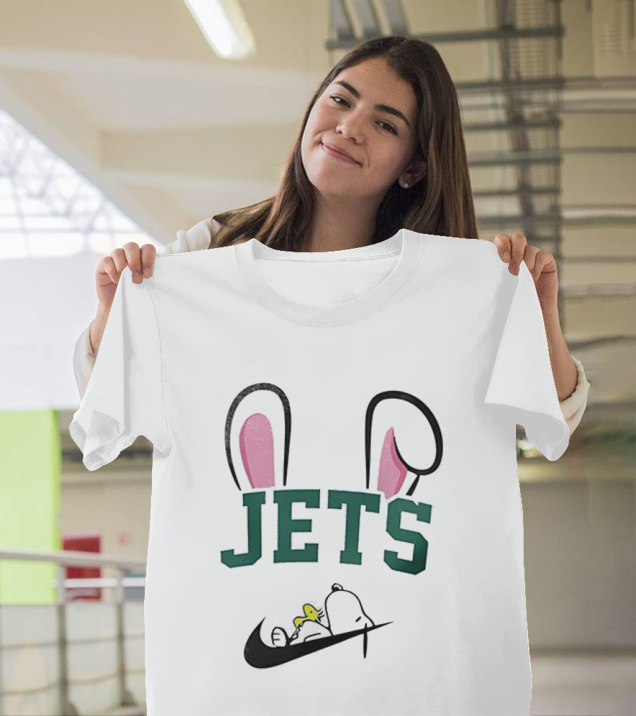 New York Jets Snoopy Peanuts Easter Bunny Ears T-Shirt