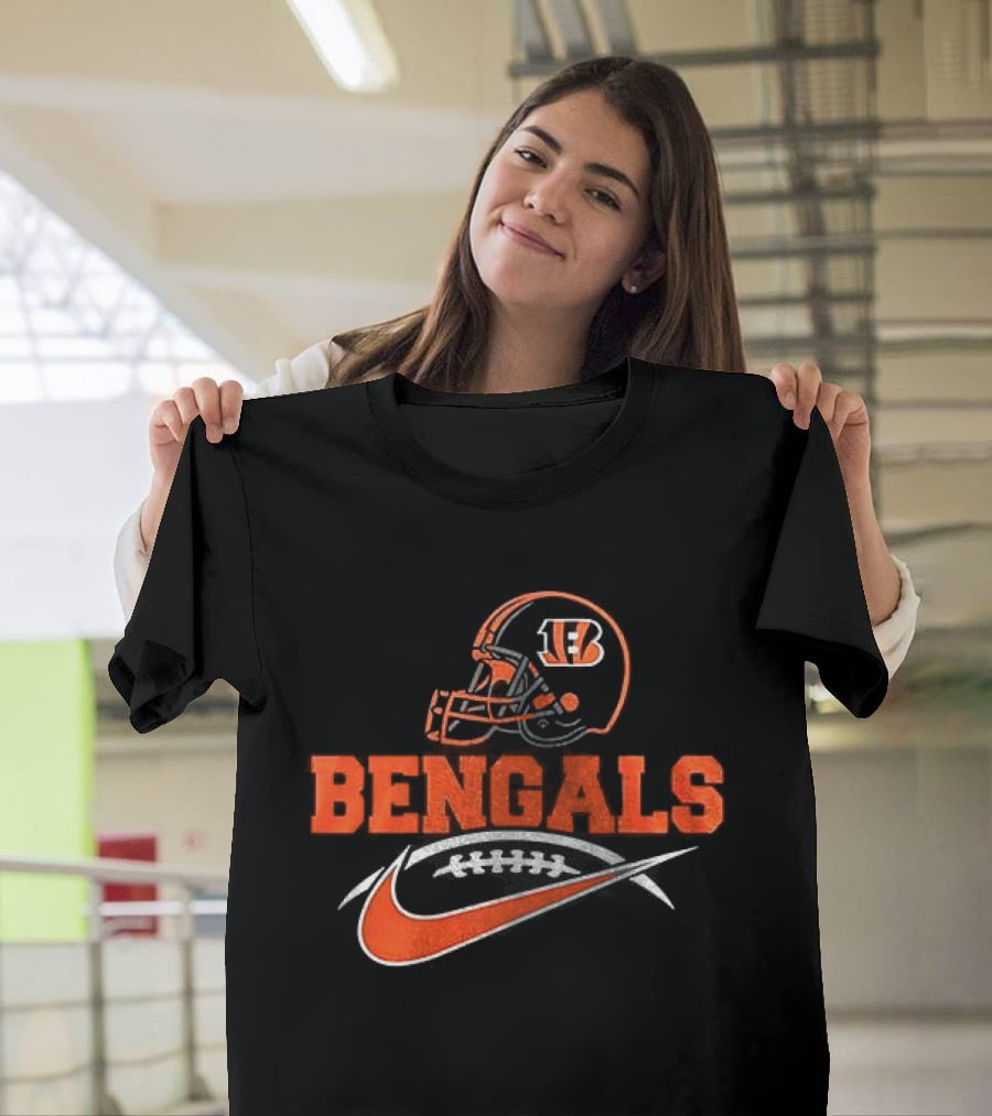 Cincinnati Bengals B Helmet BENGALS Nike Stylized T-Shirt
