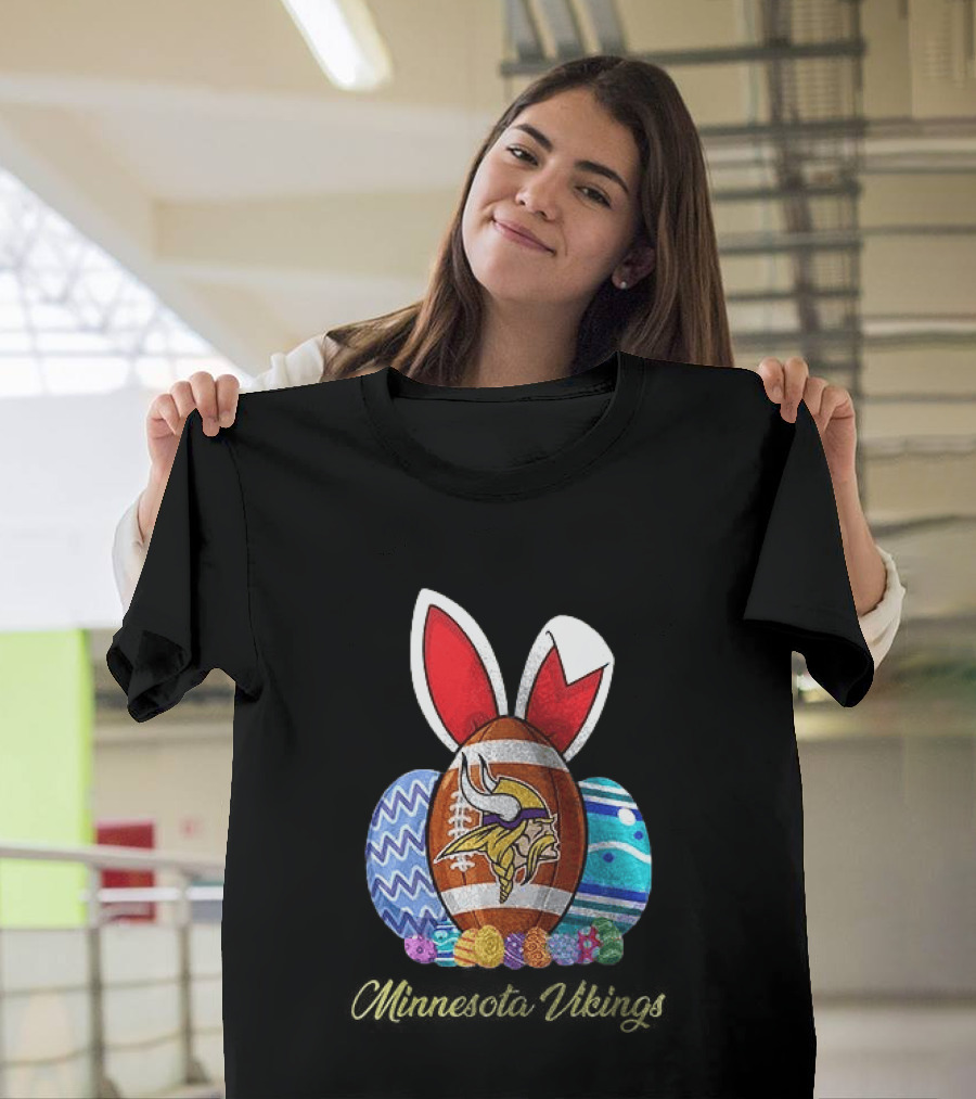 Minnesota Vikings Buc Ees Easter Day Some Bunny Loves The Vikings T-Shirt