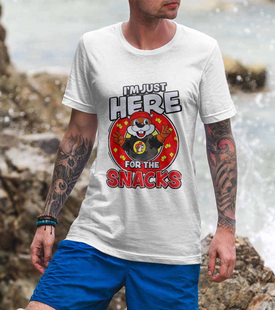 I'm Just Here For The Snacks Buc Ee's Fun Cartoon T-Shirt