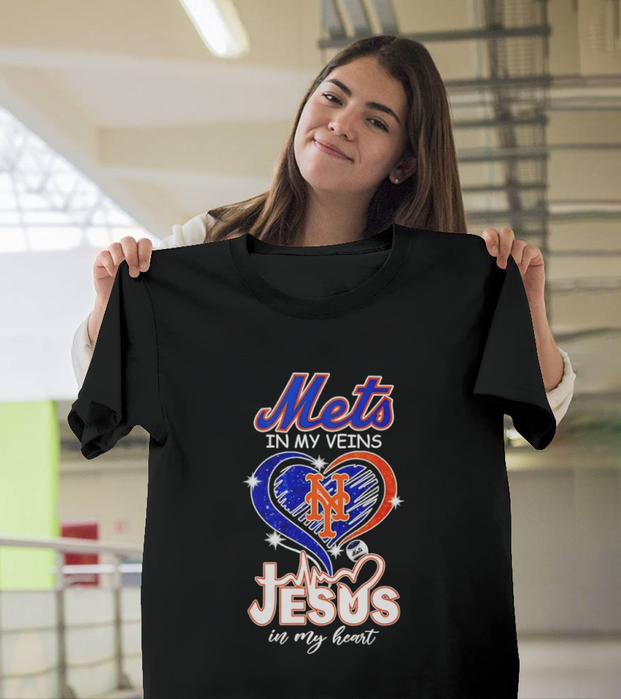 Mets In My Veins Heart Jesus In My Heart T-Shirt