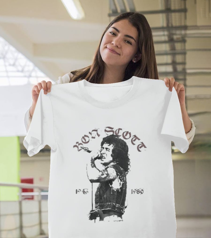Bon Scott 1946 1980 Vocalist Tribute Memorabilia T-Shirt