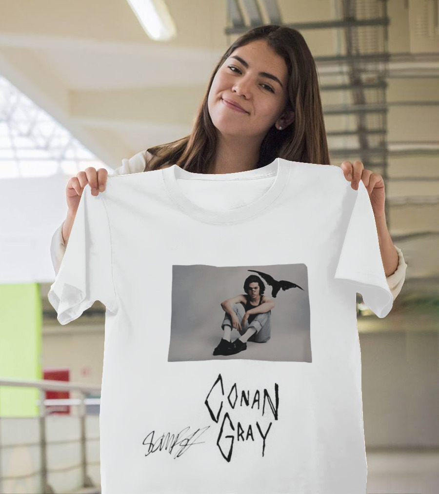 Conan Gray Sitting Pose With Bird T-Shirt