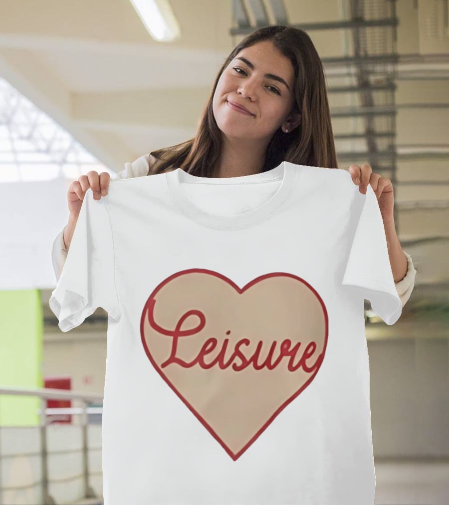 Leisure Heart Vintage Script Style Red T-Shirt
