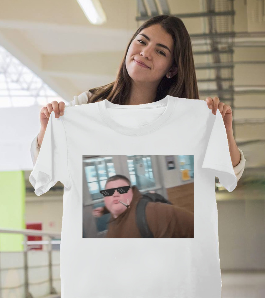 I Friggin Love This Kid Thug Life Meme Smoking Sunglasses T-Shirt