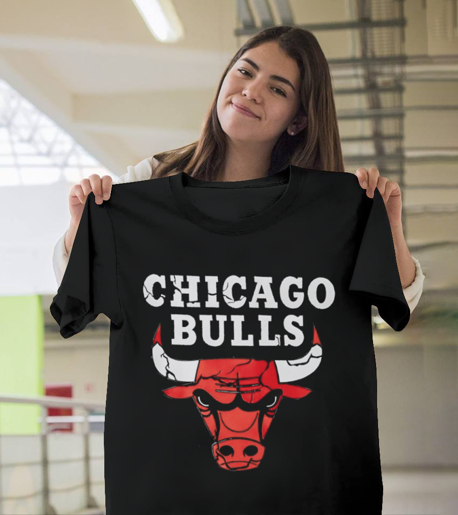 Chicago Bulls Red Bull Head Iconic NBA Team T-Shirt