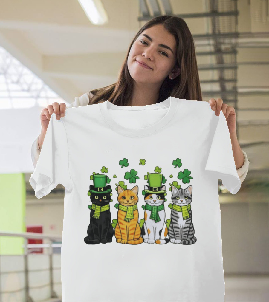 St Catrick's Day Black Cat Orange Tabby Cat Calico Cat And Gray Tabby Cat With Shamrocks And Green St Patrick's Hats T-Shirt