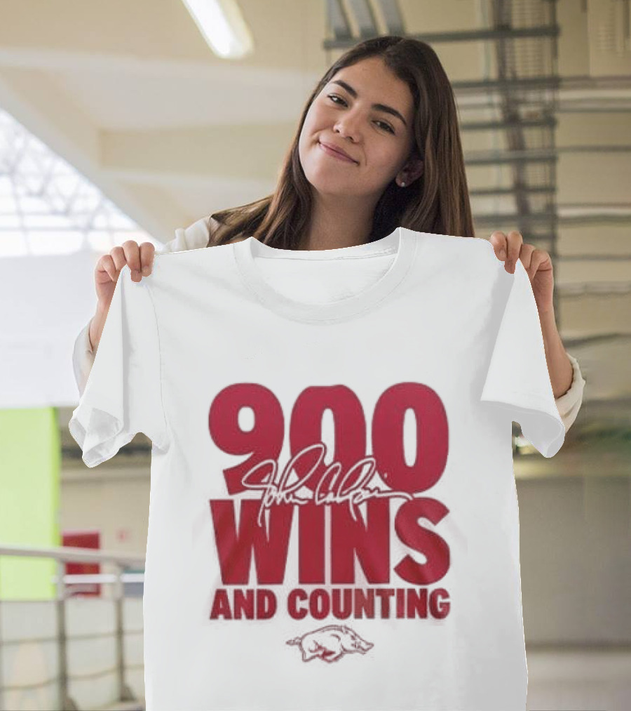 Arkansas Razorbacks Basketball 900 Wins And Counting Coach John Calipari 2026 T-Shirt