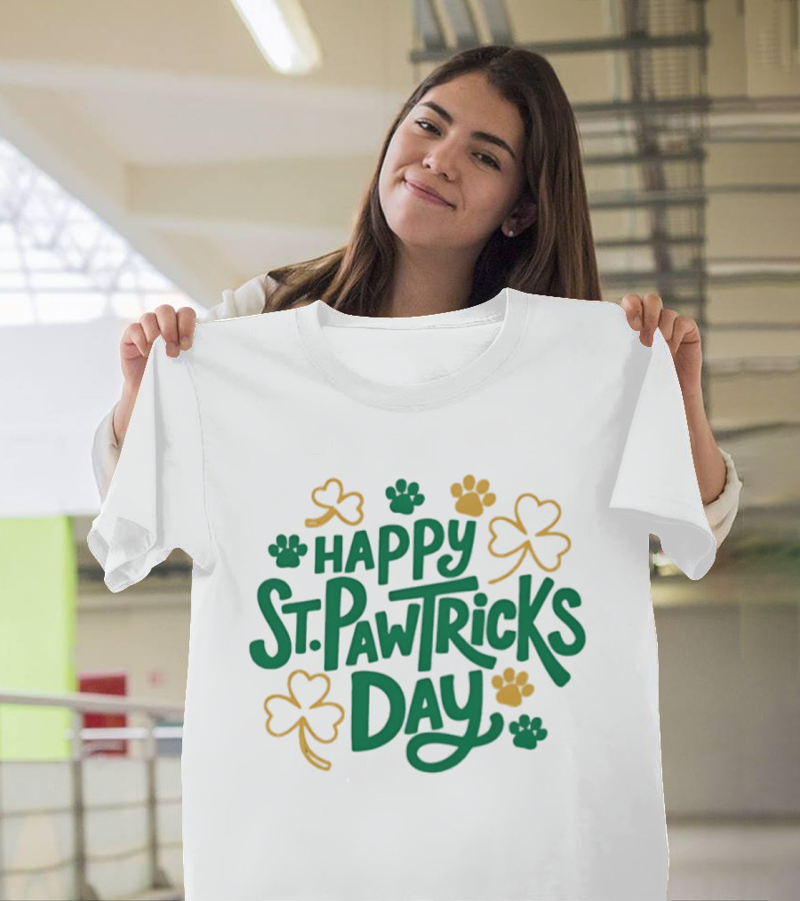Happy St Pawtrick's Day Shamrock Dog Celebration T-Shirt