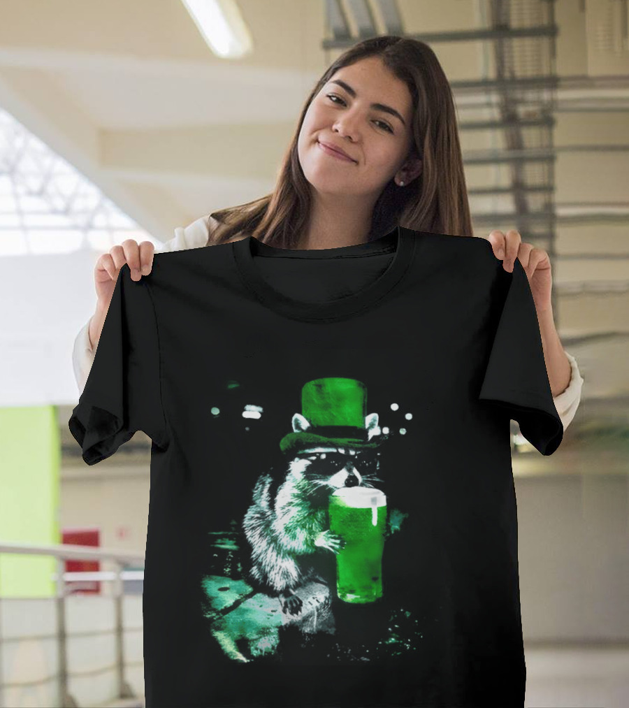 Drunk Irish Raccoon With Green Beer St Patricks Day 2026 T-Shirt