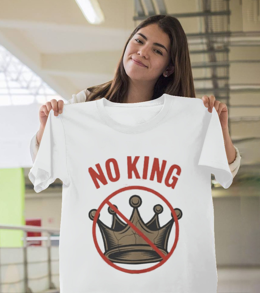 No King Anti Trump Crown Protest T-Shirt