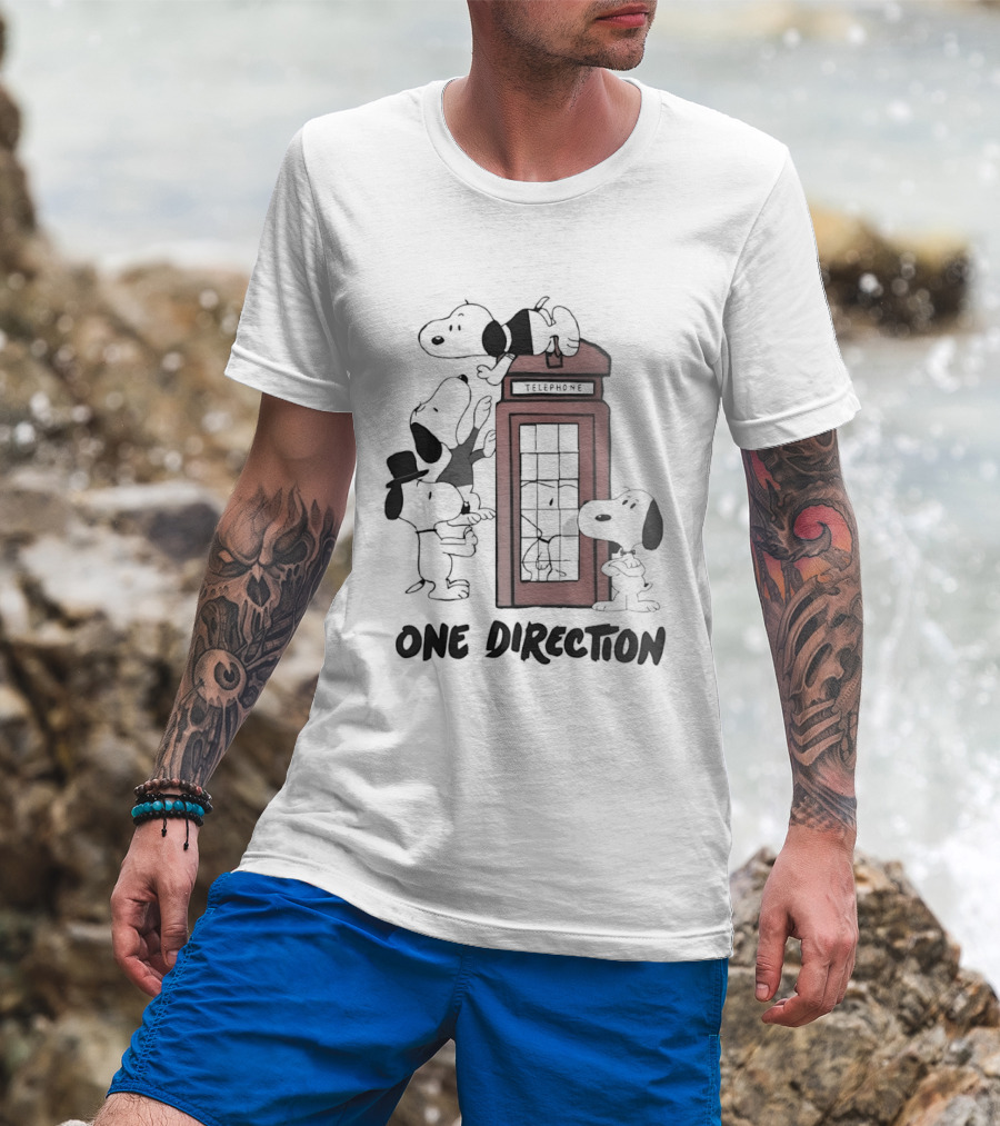 Snoopy One Direction Red Phone Booth T-Shirt