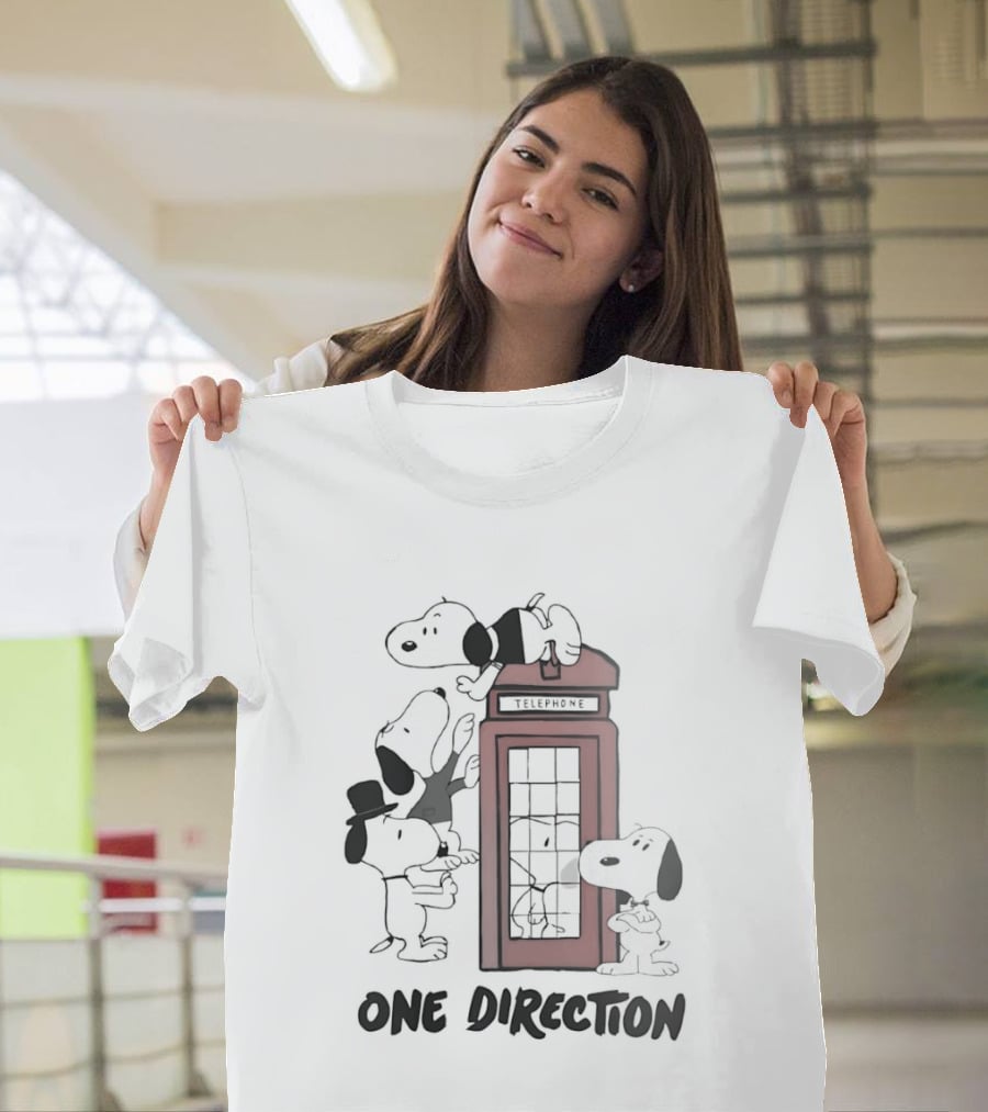 Snoopy One Direction Red Phone Booth T-Shirt