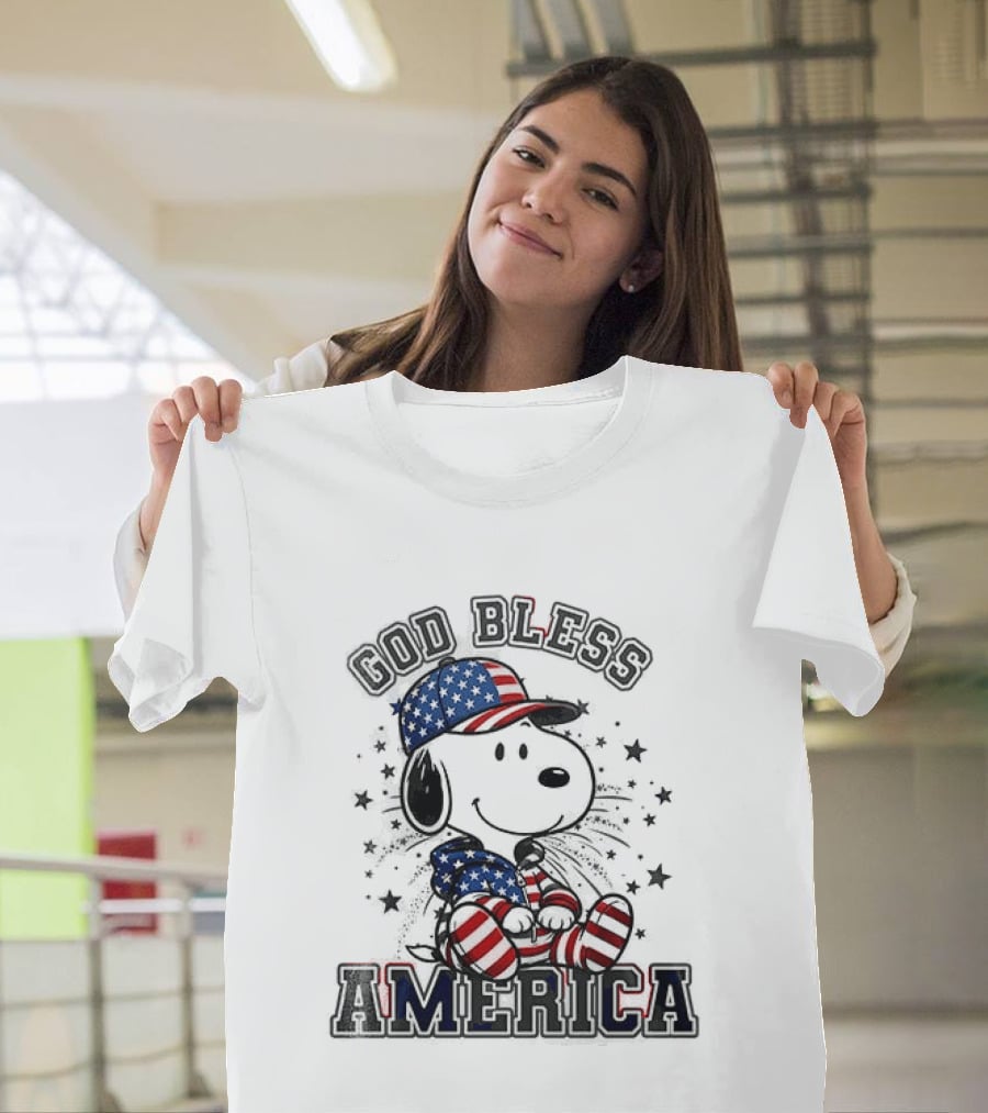 Peanuts Snoopy God Bless America Stars And Stripes T-Shirt