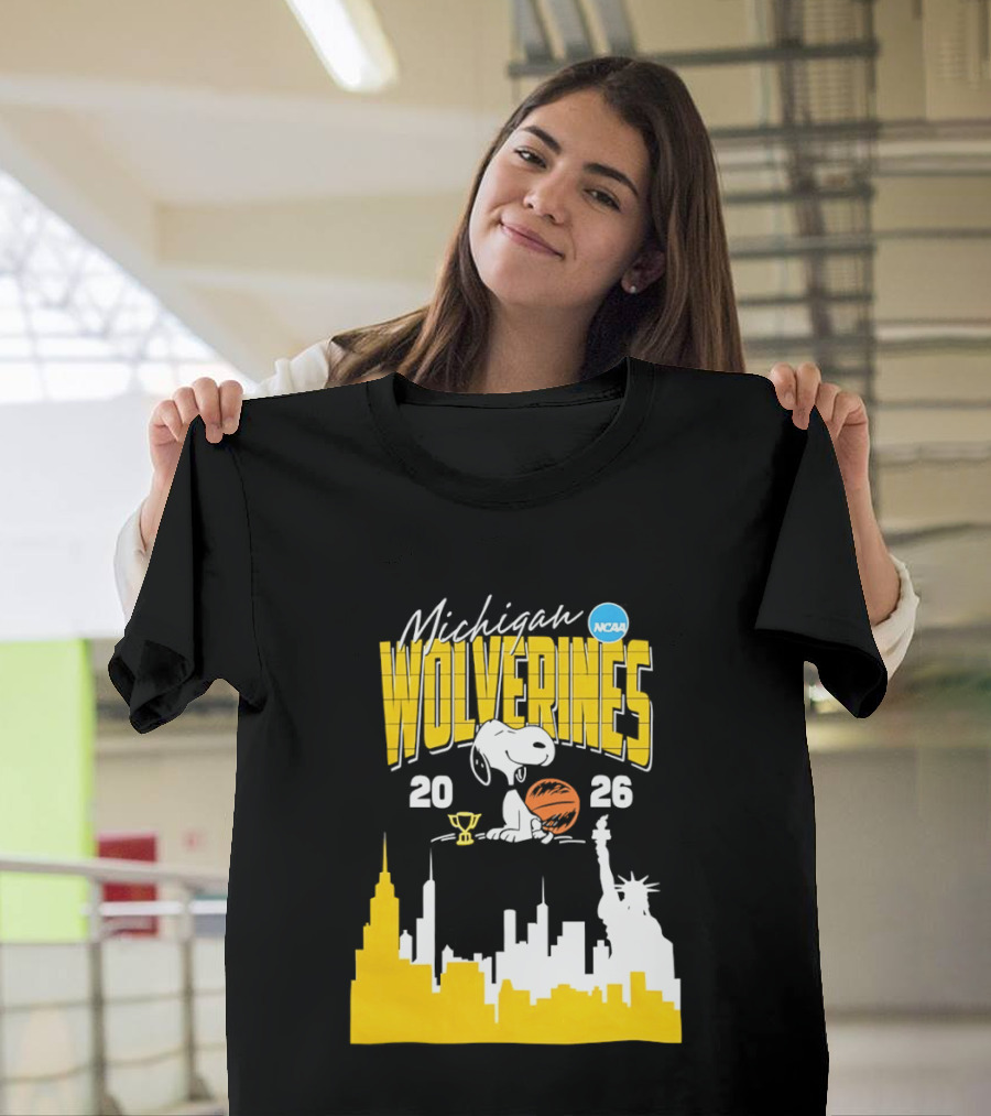 Michigan Wolverines NCAA Basketball Snoopy City Skyline 2026 T-Shirt
