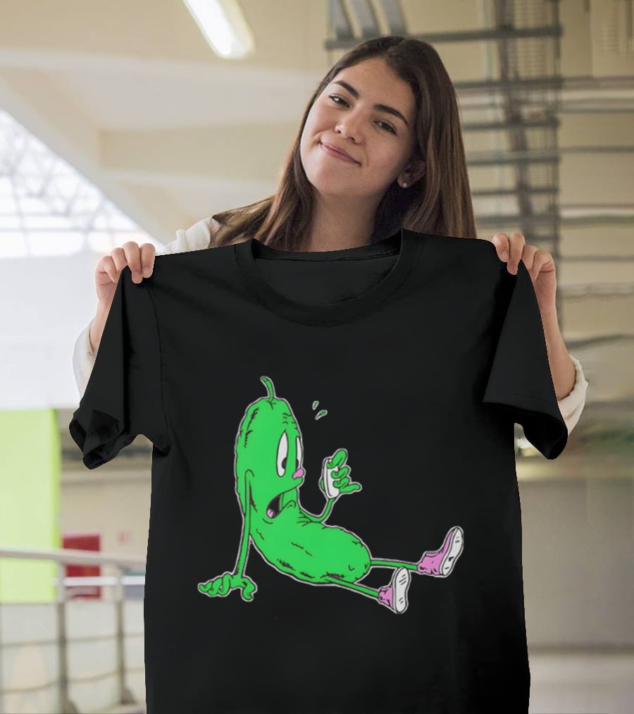 Stunsig Green Pickle Cartoon Phone Expression T-Shirt