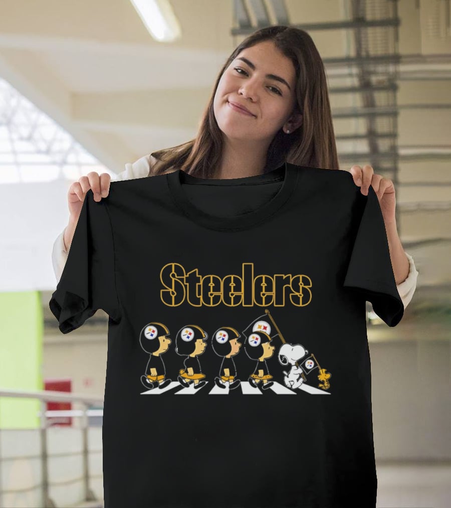 Steelers Peanuts Characters Walking With Football Flag T-Shirt
